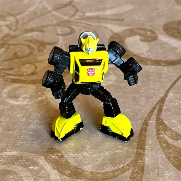 2006 Hasbro Titanium Series Transformers Bumblebee Diecast Figure With Weapon - Picture 2 of 8